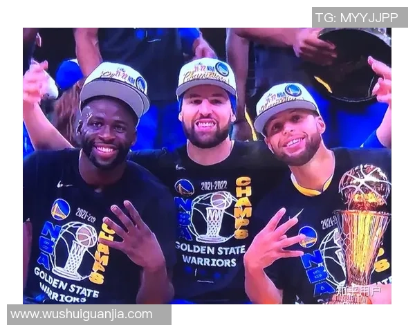 勇士与七六人激战正酣NBA季后赛精彩对决引发球迷热议与期待 勇士与七六人激战正酣NBA季后赛精彩对决引发球迷热议与期待